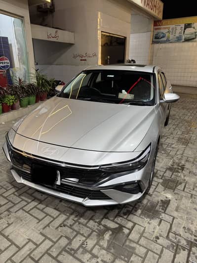 Hyundai Elantra DLS hybrid