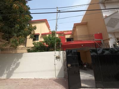 Prime Location 200 Square Yards House In Gulistan-e-Jauhar - Block 18 Best Option