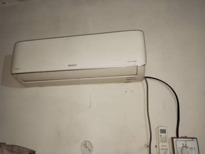 “Orient 1.5 Ton AC for Sale – Excellent Condition”