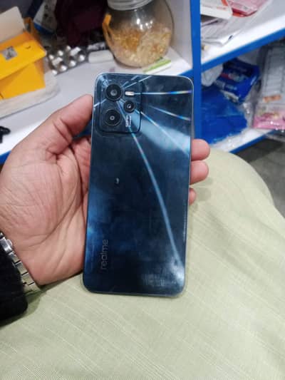 Realme C35