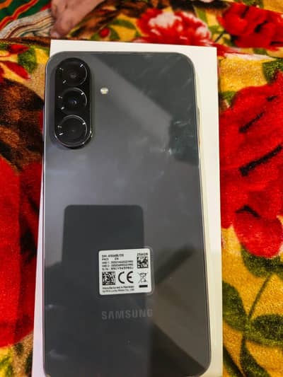 Samsung a56 12/256gb
