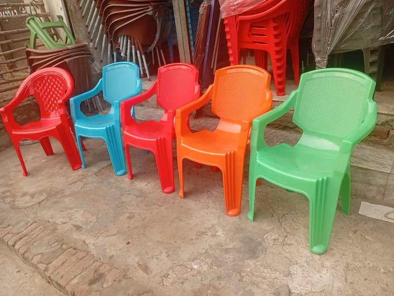 Plastic Chairs Table 6