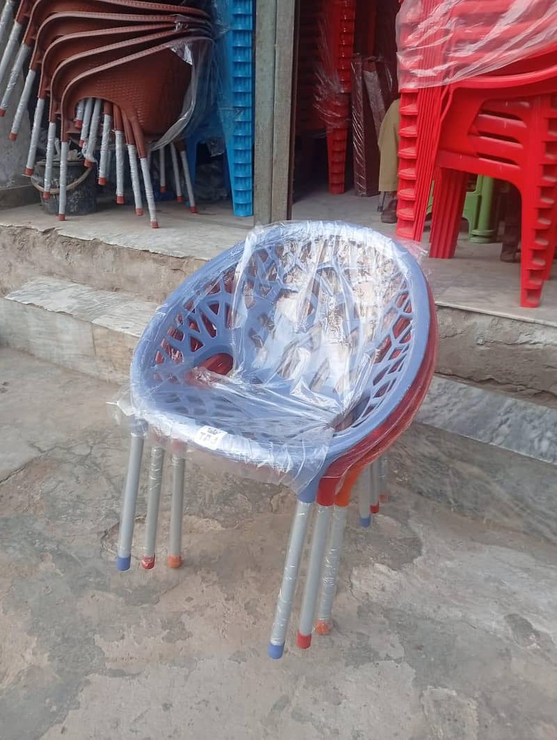 Plastic Chairs Table 15