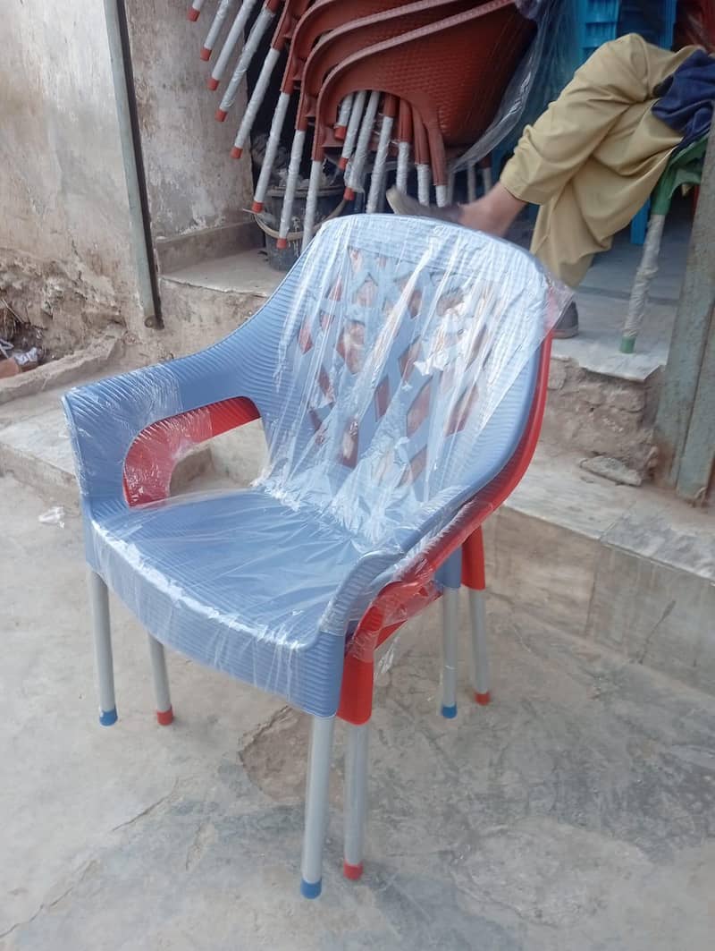 Plastic Chairs Table 18