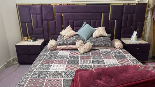 king bed with dresser