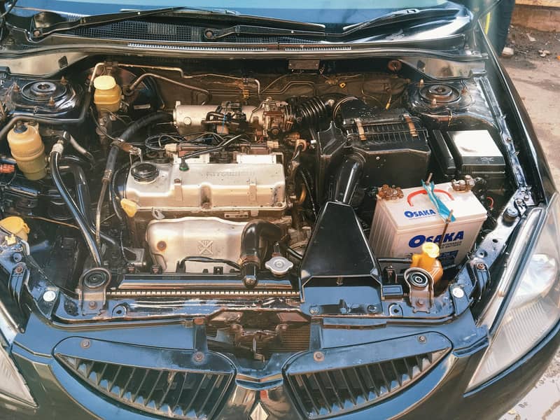 Lancer GLX automatic 1