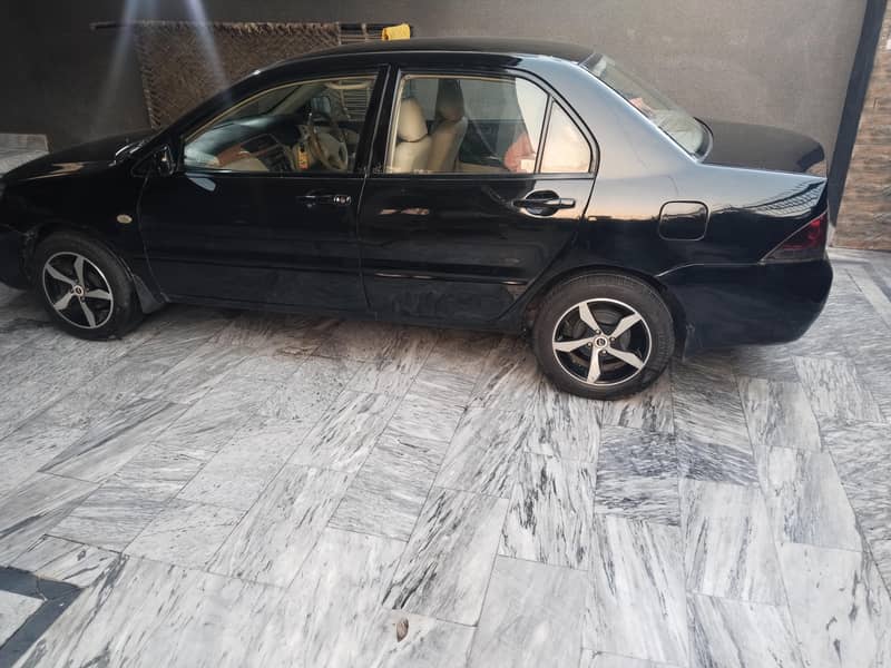 Lancer GLX automatic 2