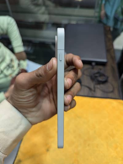 OnePlus 15 sim working 4 month