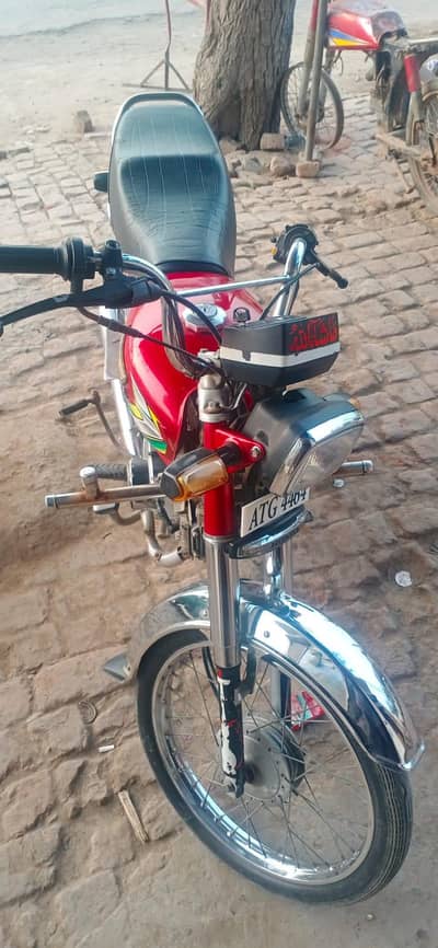 CD 70 Honda motorcycle good condition model 23/24