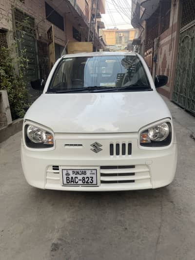 Totally genie in paint 1st Onwer company maintained car