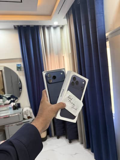 iPhone 17 Pro Max 256 Physical e sim Deep Blue 19 cycle