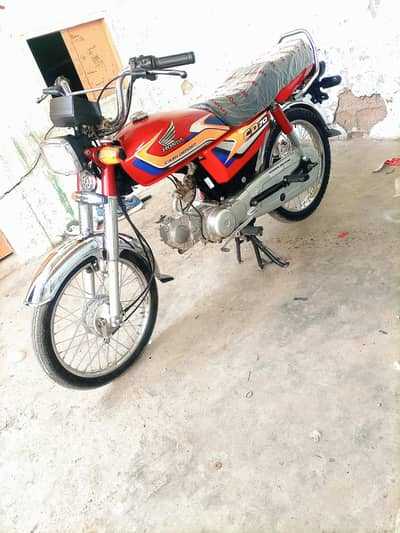 Honda CD 70.15/09/2025. model ( 03120771632). call and wattsp.
