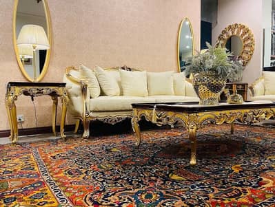 Luxurious classic Sofa set