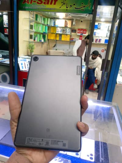 Lenovo tab m8