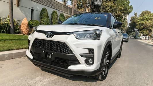 Toyota raiz z model 2021 two tone