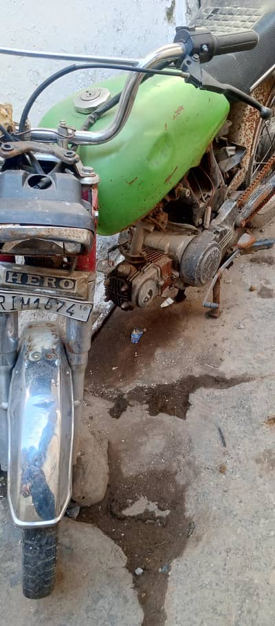 hero bike for sale oil leak karta hai or Thora Kam hie. Wala hai