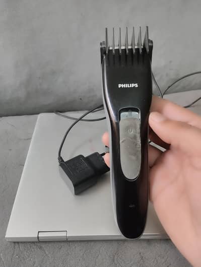 Philips trimmer with clip and charger imported