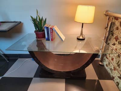 Beautifully Designed Coffee table with two Side tables