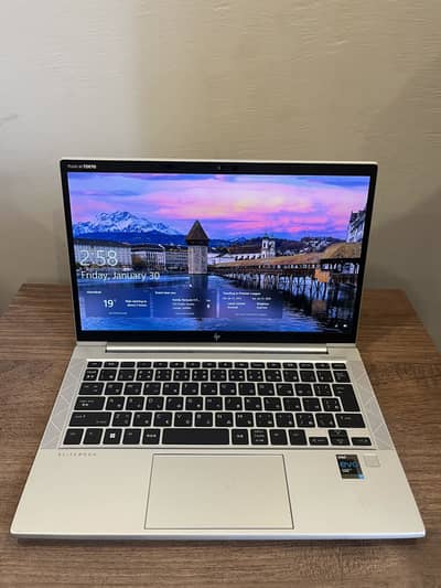 HP ELITEBOOK 830 G8