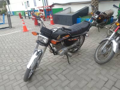 03007100636 WhatsApp number