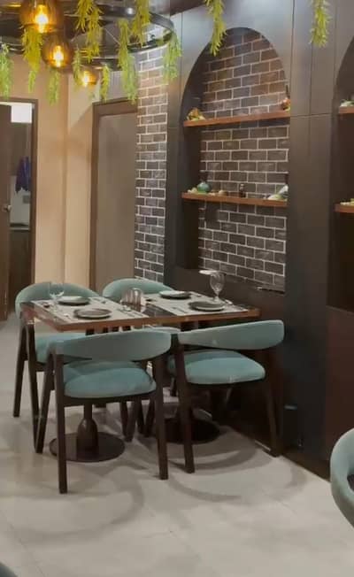 RESTAURANT FOR SALE IN LAKECiITY