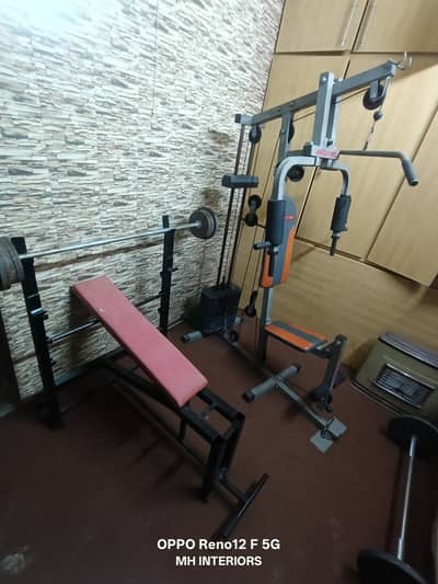 Bench press and dumbbells