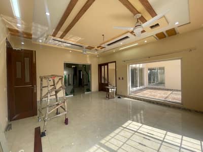 UPPER PORTION OF ONE KANAL HOUSE AVAILABLE FOR RENT IN PHASE ONE BAHRIA ORCHARD