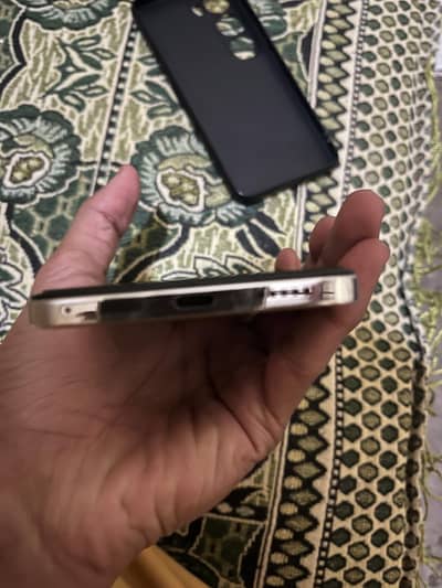 vivo y 200 10 by 10 condition 8+8 256 Full Box