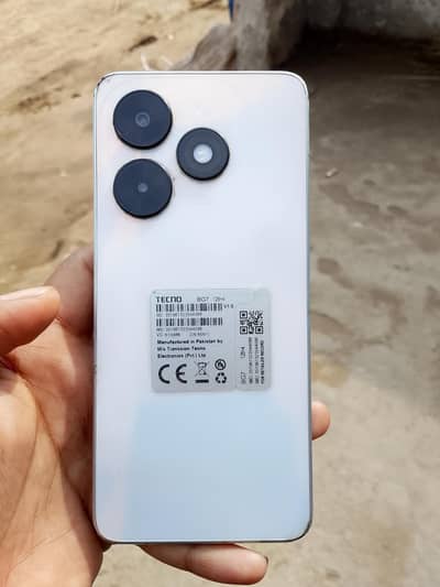 4/128lush mobile phone Tecno spark 20c