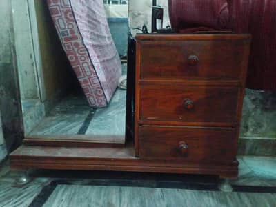 pathetic dressing table