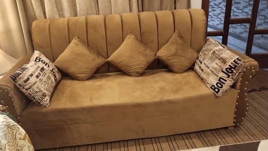 5 seater with 2 chairs with table