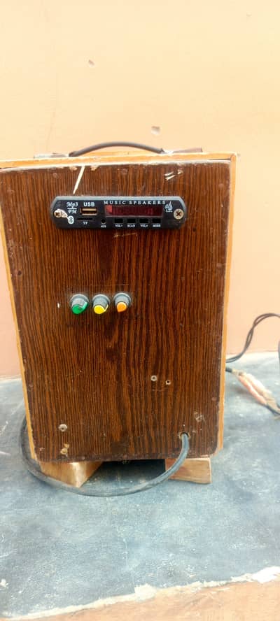 Hath ka banaa hua hai lakadi ka hai