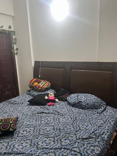 Excellent New like Complete bed set.