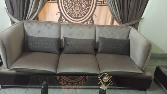 6 seater sofa set like a brand new  (without table)