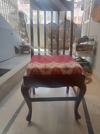 Dining table with 6 chairs