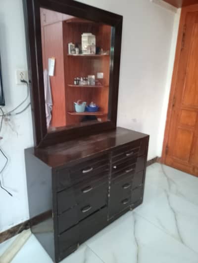 Urgent Sale: Bedroom Set (Dressing Table + 2 Side Tables) – Budget Fr