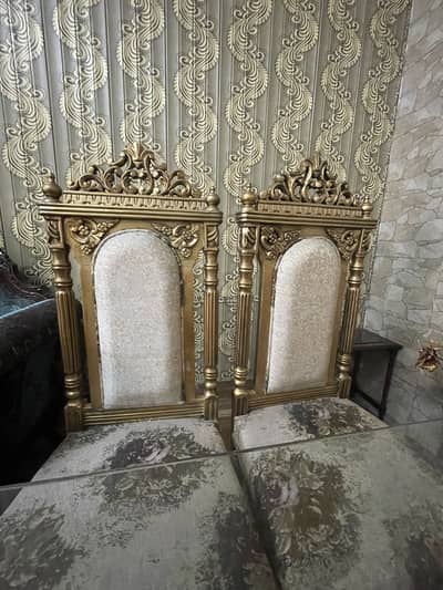 Dining table for sale