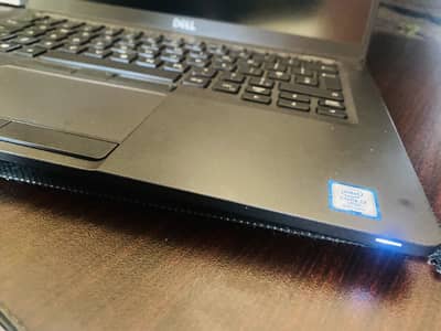 Dell i7 8 th gen 8/256