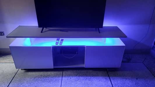 TV stand table for upto 60 inch TVs with 2 storage compartments