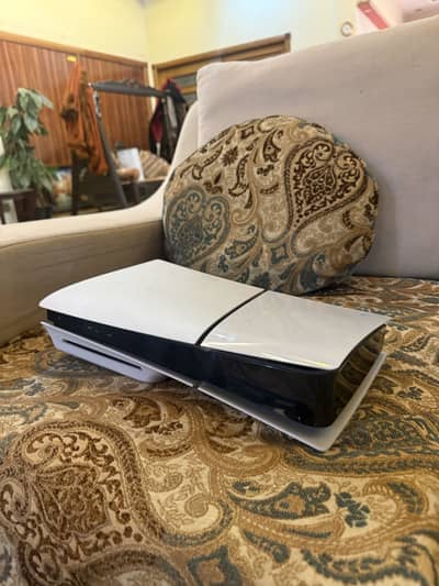 PS5 Slim 1TB  Like Brand New