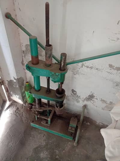 molding machine 3 Number