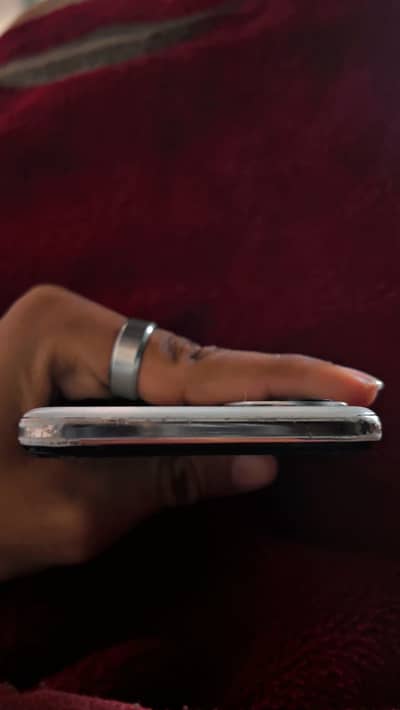 8 Ram 128 jB 5000 battery