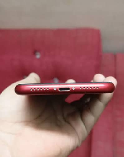 I phone xr red colour