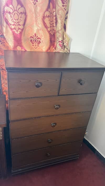 Wooden Dresser with 6 Drawers – Mint Condition