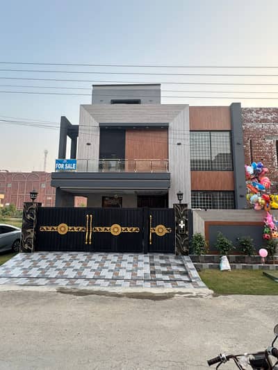 10 MARLA PRIME LOCATION HOUSE FOR SALE