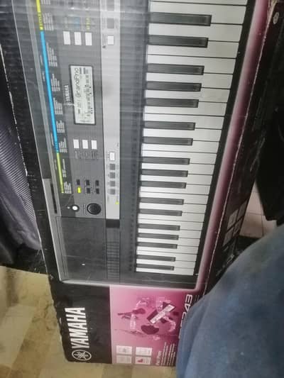 Yamaha psr E 243  keyboard
