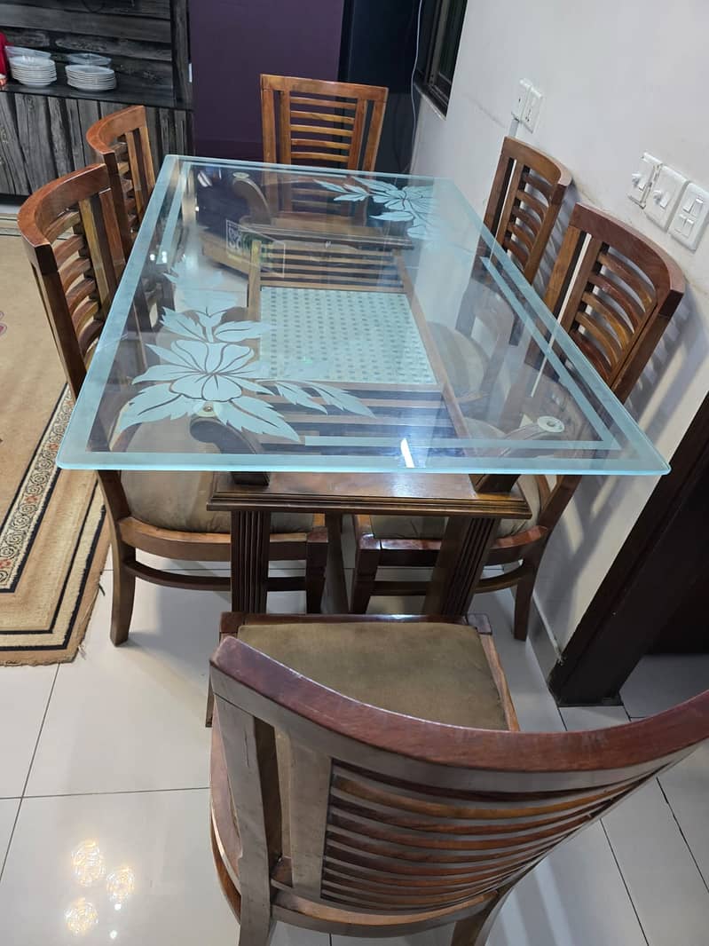 Dining table set 0
