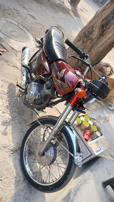 Urgent sale Honda 125  model 18