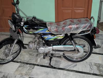 Unique bike black color 2025 model