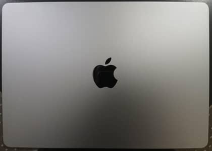 Macbook Air M2, 13.6", (8/256).